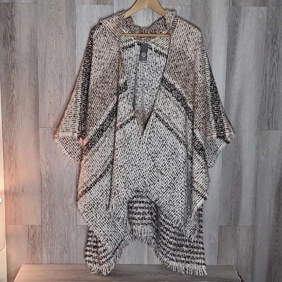 🛍Vince Camuto Tan Brown 3/4 Sleeve Hooded Relaxed Shawl Fringe Sweater‎ Womens - Picture 1 of 6